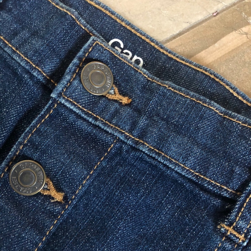 GAP button front denim skirt